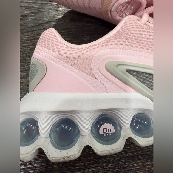 2024 NikeAir Max DN SE 'Pink Foam' size 7Y - Picture 2 of 9
